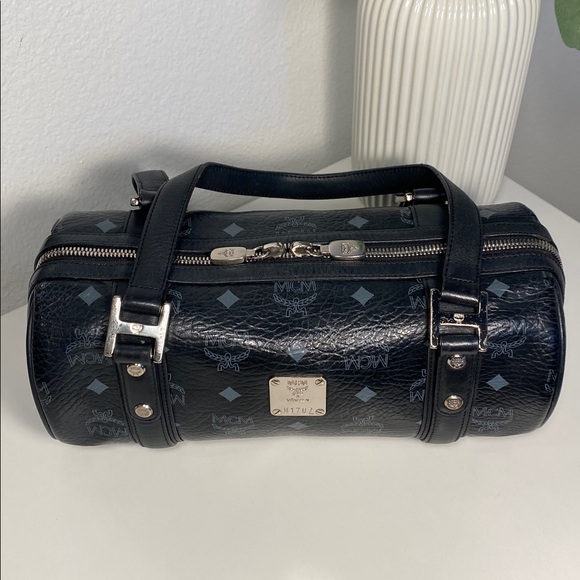 MCM München Visetos Essential Barrel Bag In Black - Picture 14 of 16